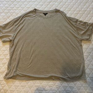 Allbirds XL cropped grey shirt
